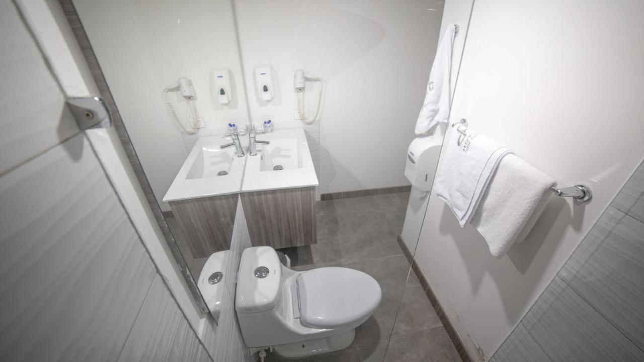 Hotel Torre Poblado Медельин Экстерьер фото